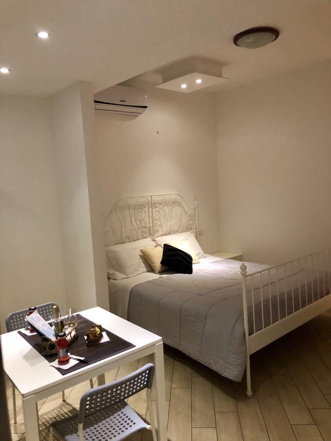 Holiday Garibaldi Napoli Bed and Breakfast Exterior foto