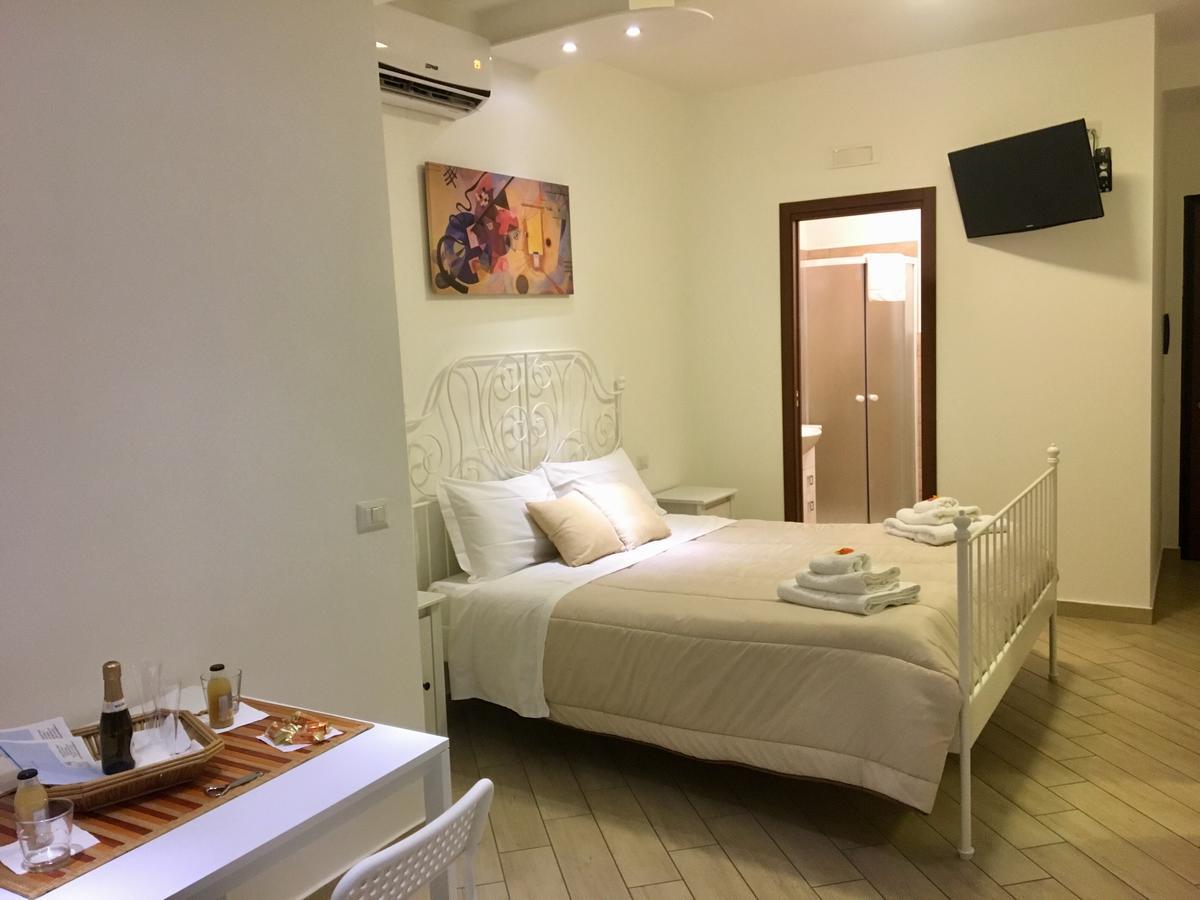 Holiday Garibaldi Napoli Bed and Breakfast Exterior foto