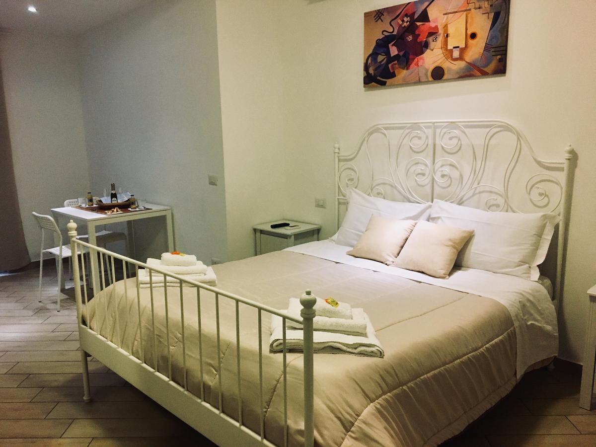 Holiday Garibaldi Napoli Bed and Breakfast Exterior foto