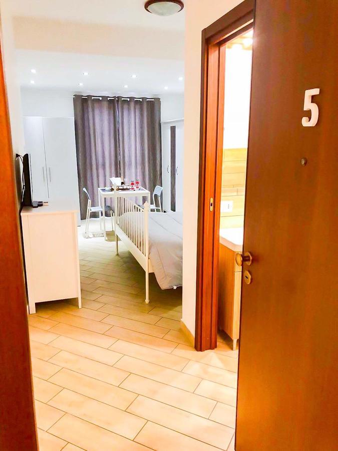 Holiday Garibaldi Napoli Bed and Breakfast Exterior foto